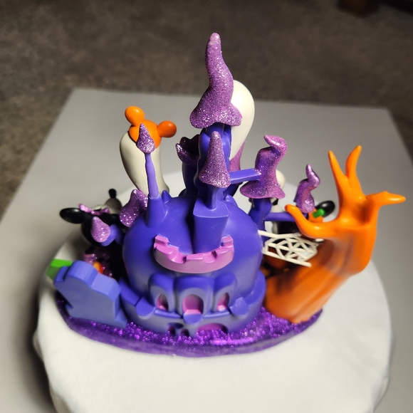 Disney Halloween - Picture 2 of 3